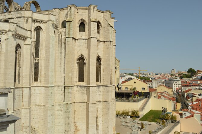 Lisbon city tour on history, culture and current topics - Good To Know