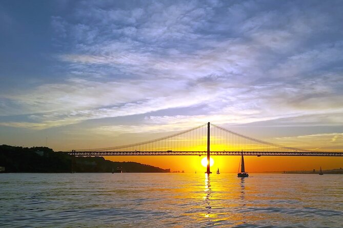 Lisbon Sunset Sailing Experience with Drinks - Good To Know