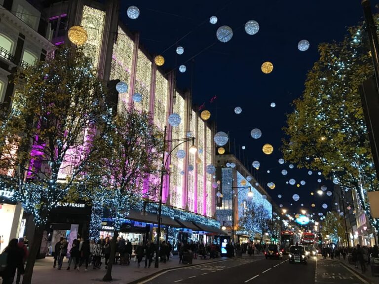 London Christmas Lights Open-Top Bus Tour. 2025 Early Bird
