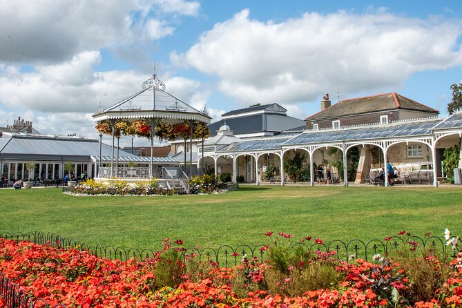 Mindful Photo Walk at Princess Pavilion & Gyllyngdune Gardens - Exploring the Mindful Photo Walk at Princess Pavilion & Gyllyngdune Gardens
