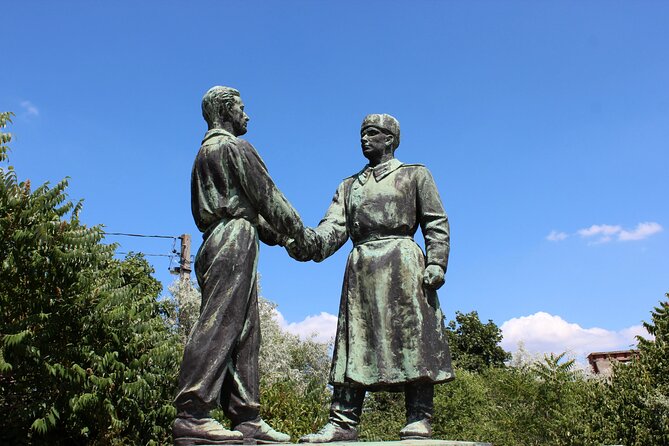 Minivan to Communist Statues and Memento Park with Live Guide - Good To Know  