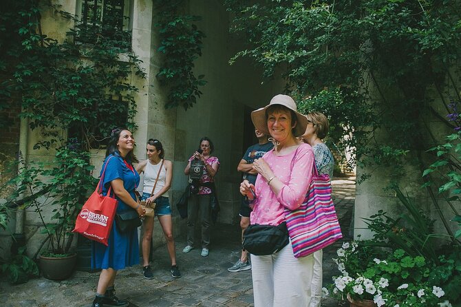 Night Out in Paris: Boho Vibes & City Lights - Good To Know