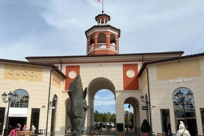Outlet Serravalle o FoxTown Con Autista Privato Da Milano - Good To Know