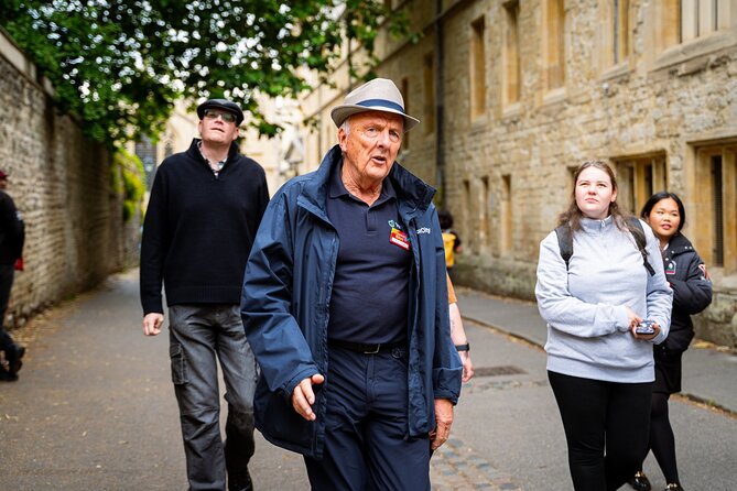 Oxford: Historic Pubs and Taverns Guided Walking Tour - Good To Know