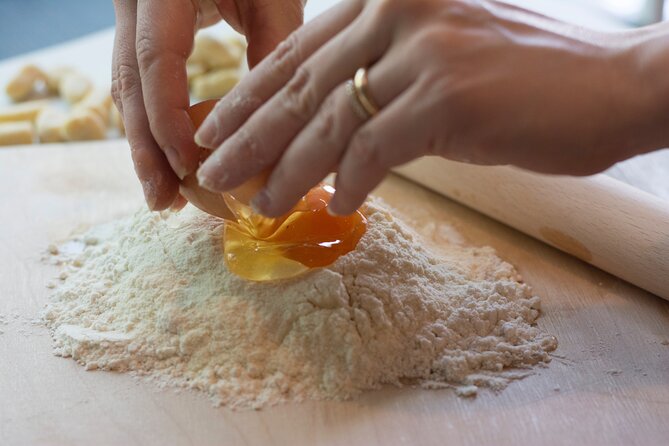 Pasta two ways & Tiramisu Making Workshop: Wine, Spritz, Create! - A Practical Look at the Pasta Two Ways & Tiramisu Making Workshop in Rome