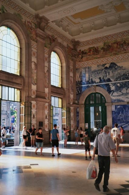 Porto: Historic Highlights Guided Walking Tour