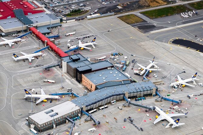 Private Airport Transfer from Keflavik airport to hotels in Reykjavik area - Why Choose a Private Transfer in Iceland?