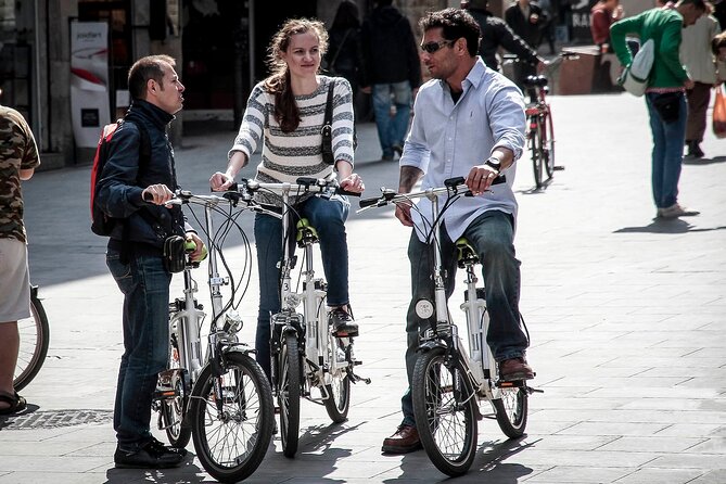 Private Barcelona Bike Highlights & Sagrada Familia - Exploring Barcelona on a Bike: An In-Depth Review of the Private Highlights & Sagrada Familia Tour