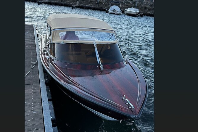 Private boat tour Como wood classic boat - Good To Know