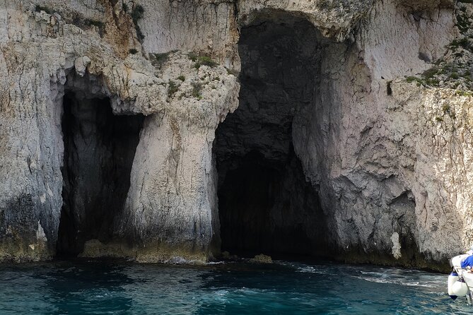Private boat tour of the island of Ortigia and the sea caves - Good To Know