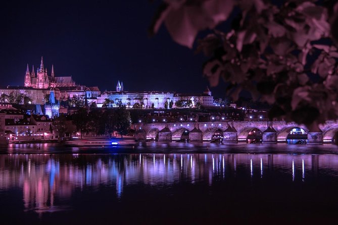 Private Car Transfer from Vienna to Prague with 2h of Sightseeing - Good To Know