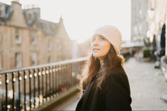 Private Photoshoot with Views of World Famous Edinburgh Castle - Good To Know