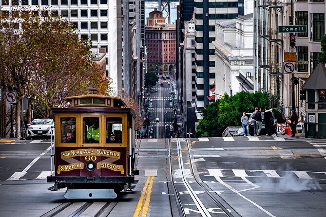 Private Tour Highlights the Hidden Treasures of San Francisco - Lombard Street: The “Crookedest Street in the World”