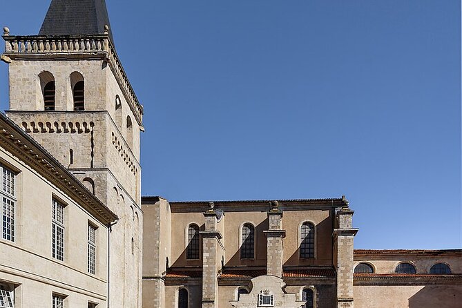 Private Walking Tour in Castres with Guide - Exploring Castres on a Private Walking Tour with Guide