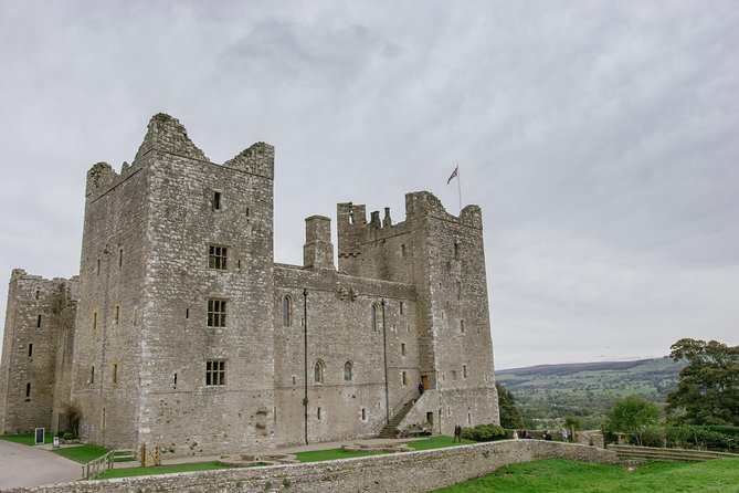 Private Yorkshire Dales from Windermere in a 16 seater Mercedes - Exploring the Yorkshire Dales with a Private Guide: A Complete Review