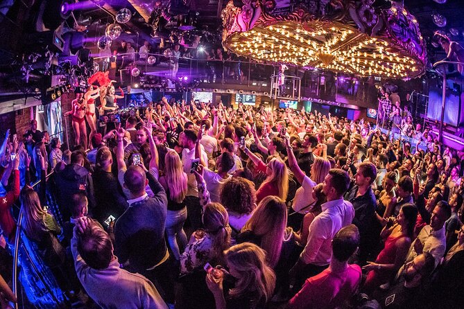 PUB CRAWL IN PRAGUE | Admission Ticket - What to Expect from the Prague Pub Crawl Experience