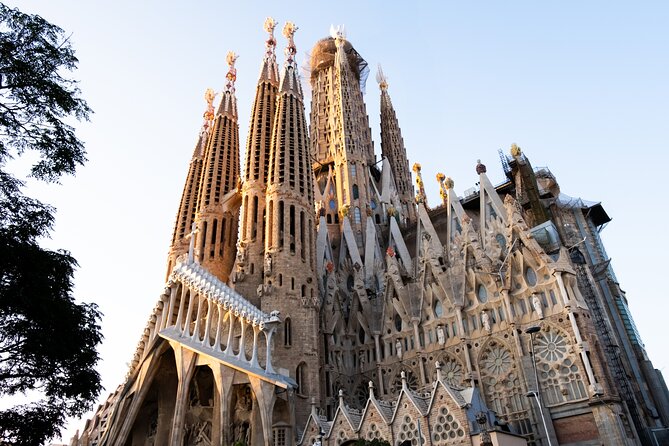 Sagrada Familia Guided Tour & Skip the Line Ticket in Barcelona - Good To Know