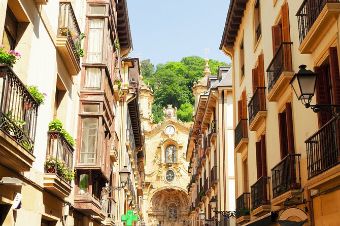 San Sebastian Scavenger Hunt and Highlights Self-Guided Tour - Exploring San Sebastian Through a Self-Guided Scavenger Hunt