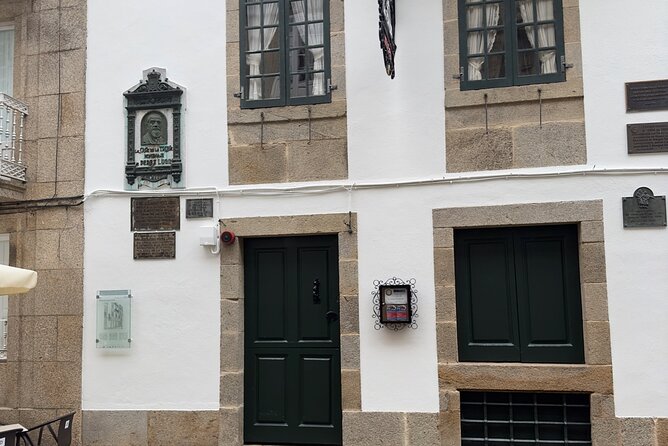 Santiago de Compostela Scavenger Hunt and Sights Self-Guided Tour - Good To Know