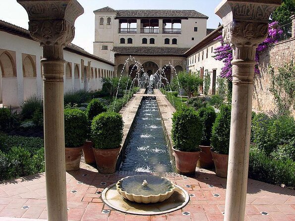 Skip the line: Alhambra Palace and Generalife Gardens Private Guided Tour - Good To Know