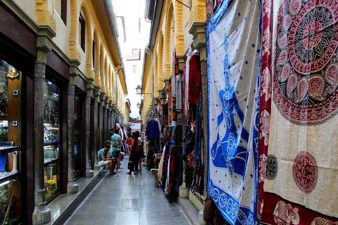 Stroll through Granada: historic center and Albayzín - Experience the Charm of Granada’s Historic Center and Albayzín