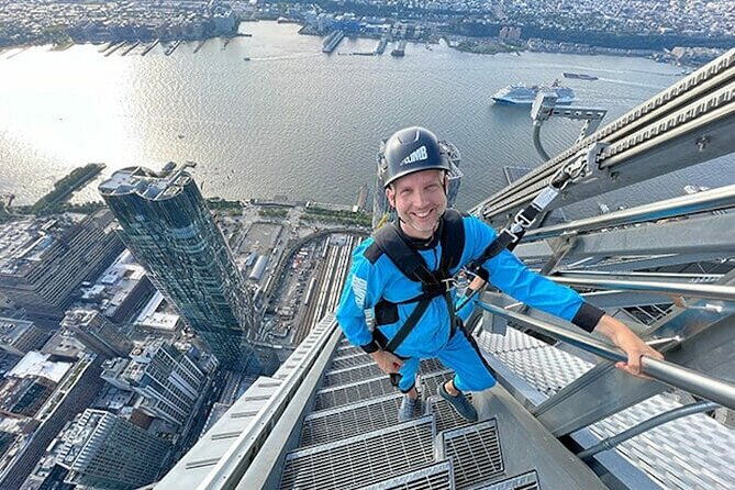 The Edge City Climb and Manhattan Walking Tour - The Edge NYC: A Daring Finale