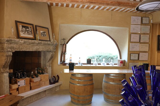 The wines of the Luberon, the Château de Lourmarin & Bastide du Laval olive oil - Good To Know
