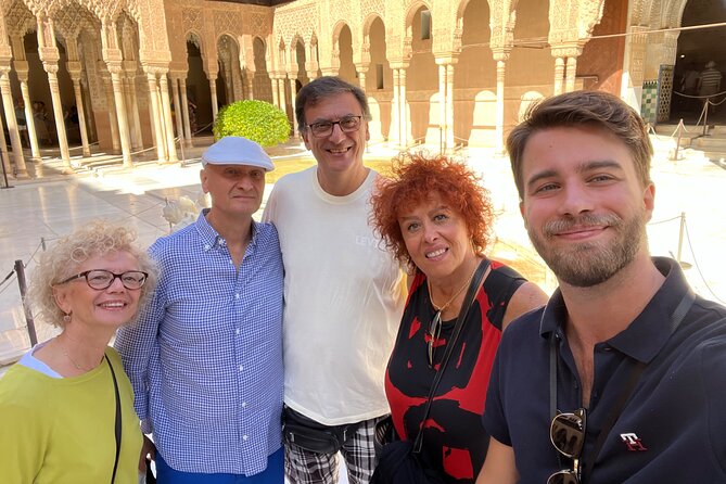 Unforgettable Alhambra Tour: group tour - Introduction