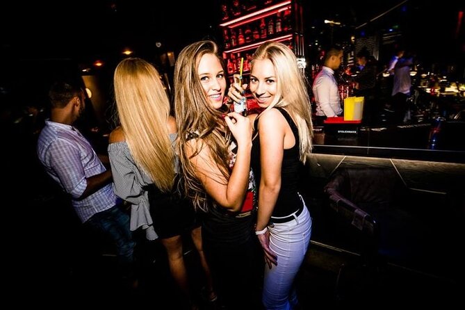UNLIMITED DRINKS- Budapest Bar Pub Crawl - FREE SHOTS - VIP Entry - Discover the Budapest Pub Crawl with Unlimited Drinks and VIP Access