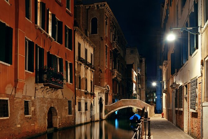 Venice at Sunset: Crimes, Legends and Mysteries - Good To Know