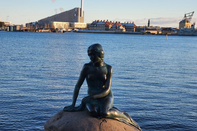 Walk & Ferry: Copenhagen Highlights + Change of Guards Finale - Good To Know
