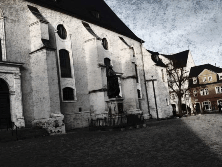 Weimar: DunkelWeimar, true crime citytour and game