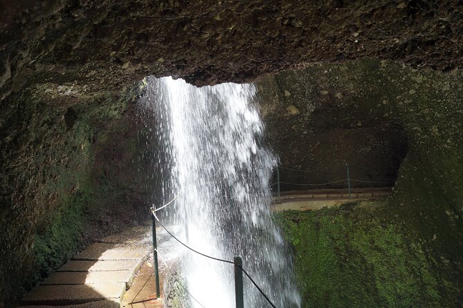 Wet your hair in the amazing Moinhos/Nova Levada - Good To Know