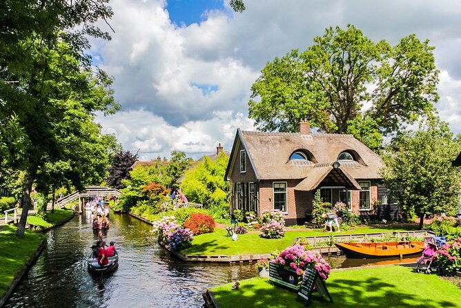 Zaanse Schans Giethoorn Private Tour from Amsterdam Canal Cruise - A Closer Look at the Zaanse Schans and Giethoorn Private Tour from Amsterdam