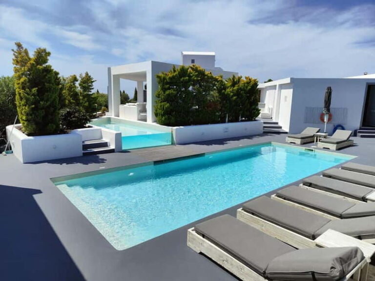 Akrotiri: Couples Massage Dinner & Pool Access - Why This Experience Is Worth It