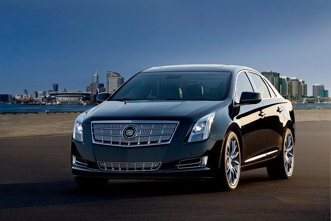 Arrival Transfer Denver Airport DEN to Denver City by Luxury Car - Detailed Breakdown of the Experience
