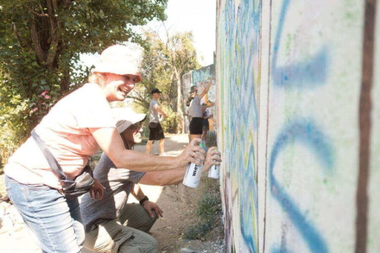 Berlin: Graffiti Workshop at the Berlin Wall - Why We Recommend It