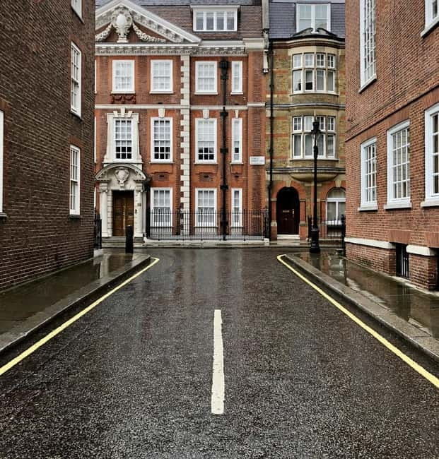 Bridgerton Tour in London - What’s Included and How It Adds Value