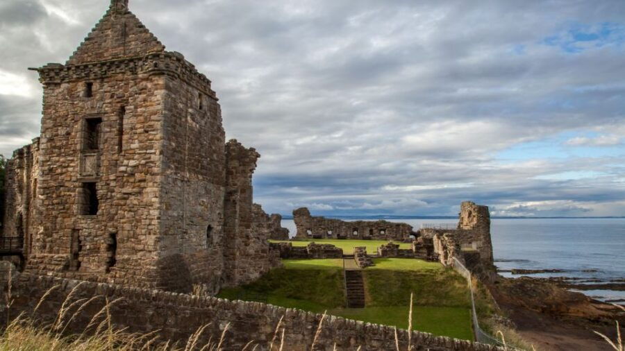 Edinburgh: St Andrews, Dunfermline Abbey and Fife Coast Tour - Exploring St Andrews: The Heart of the Tour