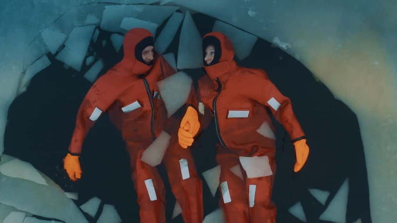 Jyvaskyla: Arctic Floating Experience - The Guided Experience and Safety Measures