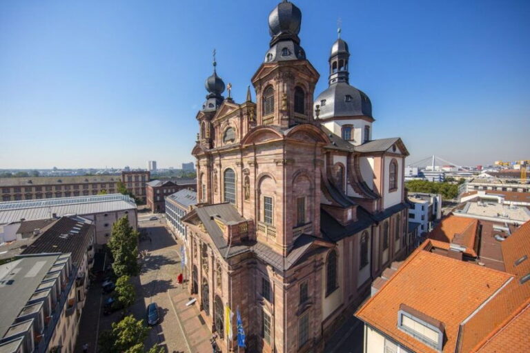 Mannheim, guided costume tour: Tour with Night Watchman - What to Expect from the Mannheim Night Watchman Tour