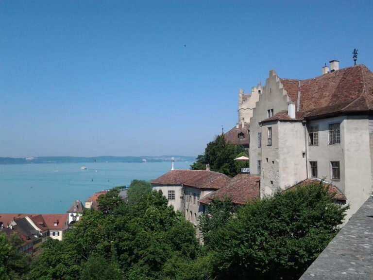 Meersburg: Public city tour with wine tasting - Starting Point and Initial Impressions