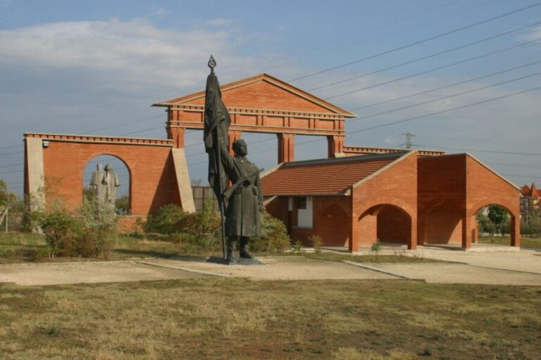 Memento Park: Official Guided Tour with Entry Ticket - What to Expect from Your Memento Park Guided Tour