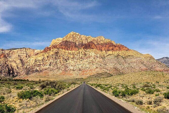 Mojave Desert, Red Rock Sign, Seven Magic Mts - Visiting Seven Magic Mountains