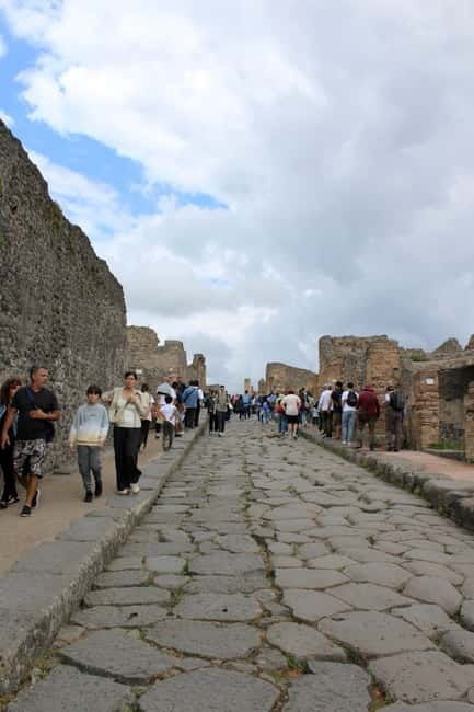 Naples: Private Pompeii & Vesuvius Tour with Driver - Authentic Experiences and Hidden Gems