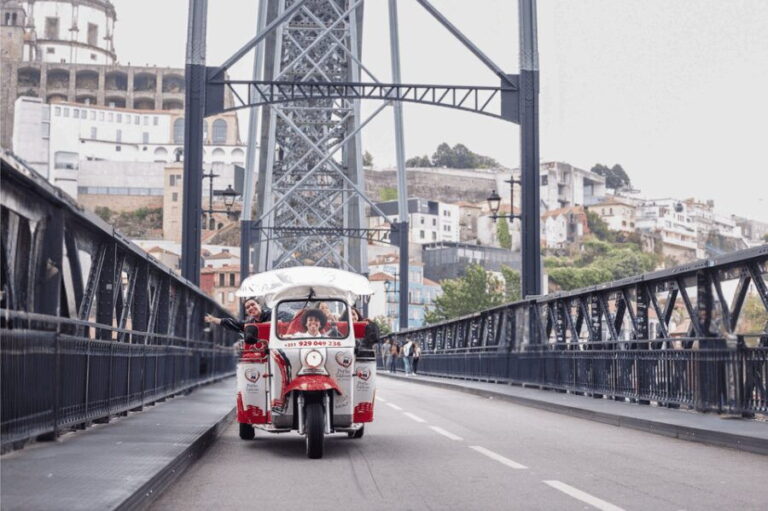 Oporto Tuk-Tuk Tour: Fast, Fun & Flexible  1H to Full Day! - Guides and Personal Touches