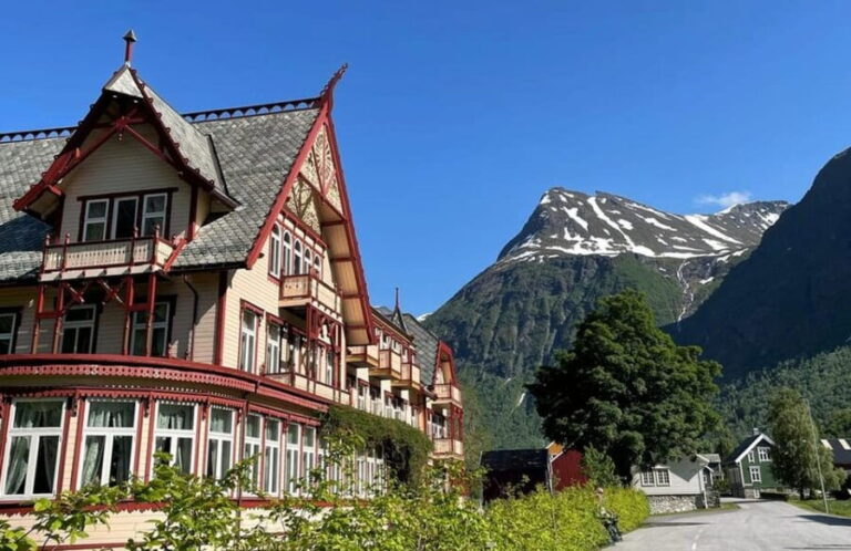 Øye: Fjord sightseeing bus tour, Øye to Ålesund one way - Who Will Love This Tour?