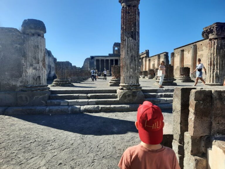 Pompeii Private Tour for Kids and Their Families - The Guide and Atmosphere