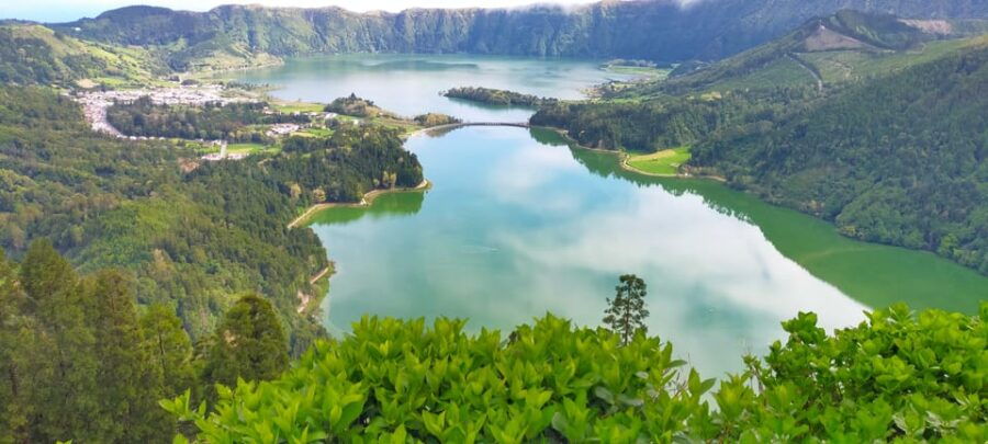Ponta Delgada: Private Tour Sete Cidades Green e Blue Lakes - The Transportation and Guides: Comfort Meets Knowledge