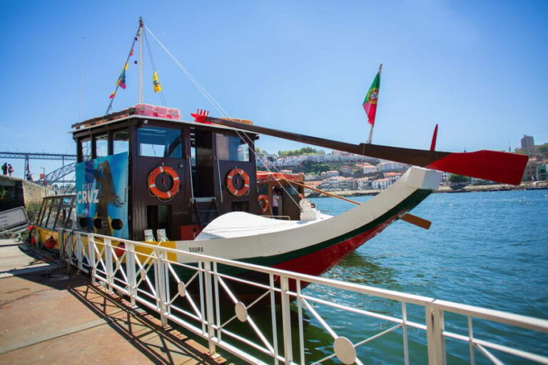 Porto: 6 Bridges Boat Cruise with Port Wine Cellar & Tasting - Why This Tour Works Well for Different Travelers